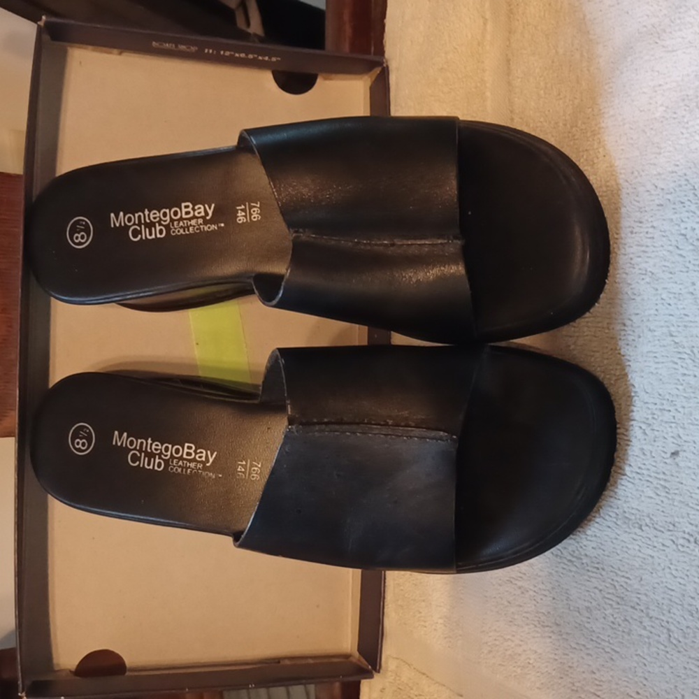 Leather sandals
